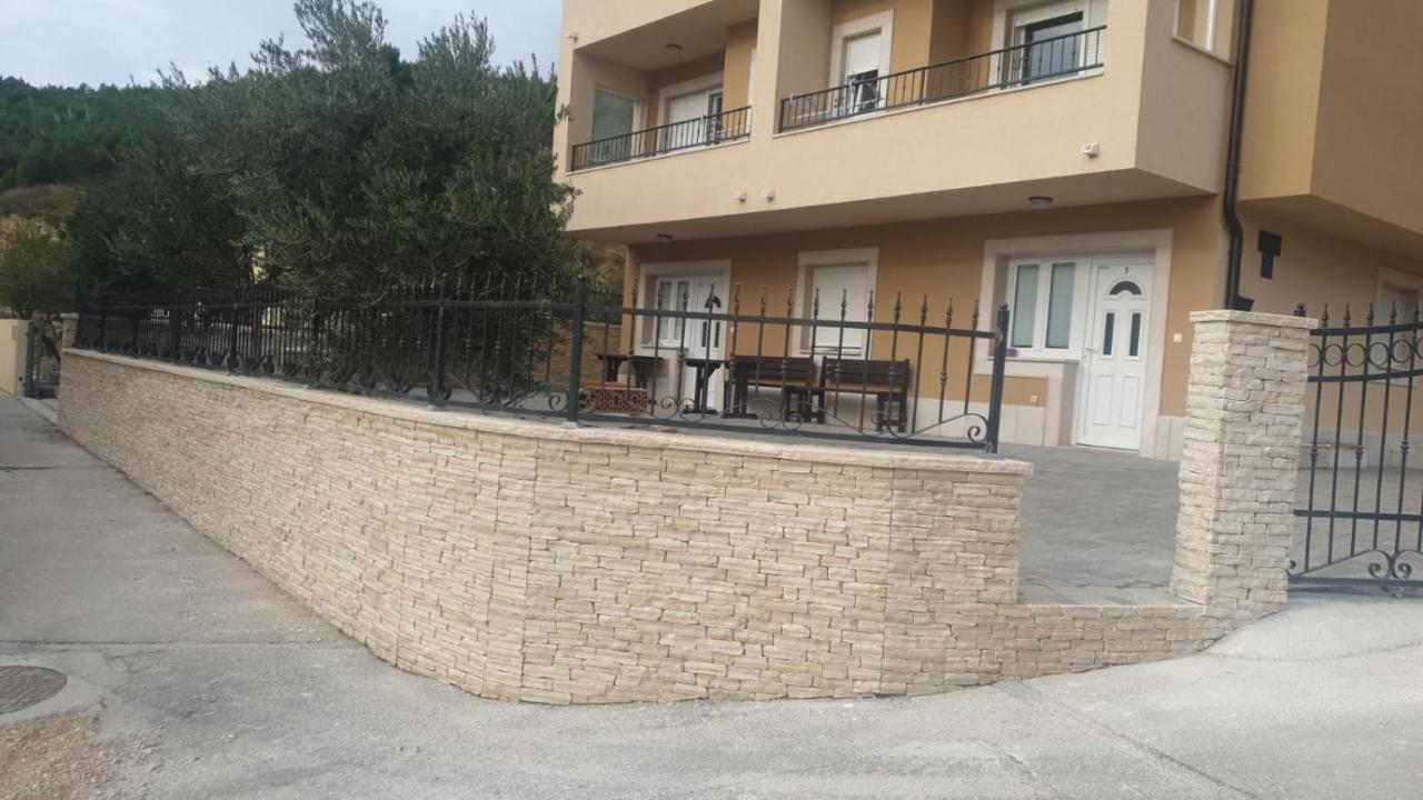 Andela 1 Apartment Makarska Exterior photo